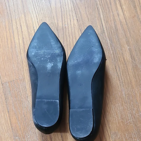 Black and Red Spiderweb Flats - Picture 3 of 3
